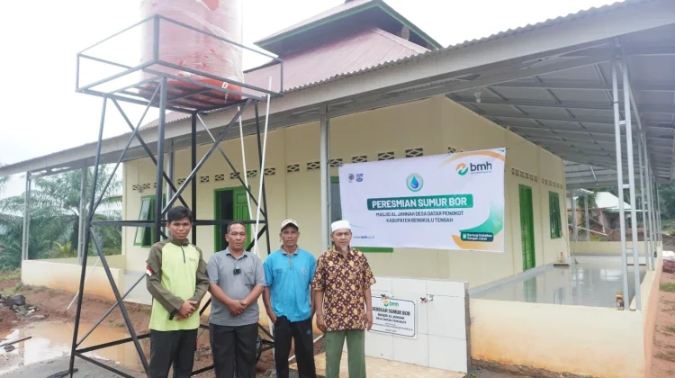 BMH Hadirkan Sumur Bor untuk Masjid Al Jannah, Warga Desa Kini Tak Lagi Kesulitan Air