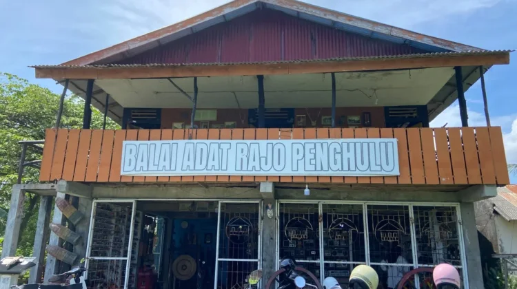 Ratusan Koleksi Antik Jadi Daya Tarik Balai Adat Rajo Penghulu