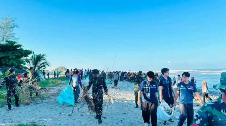 Kodim 0408/BSK Laksanakan Gerakan Radin Inten Asri Bersihkan Pantai