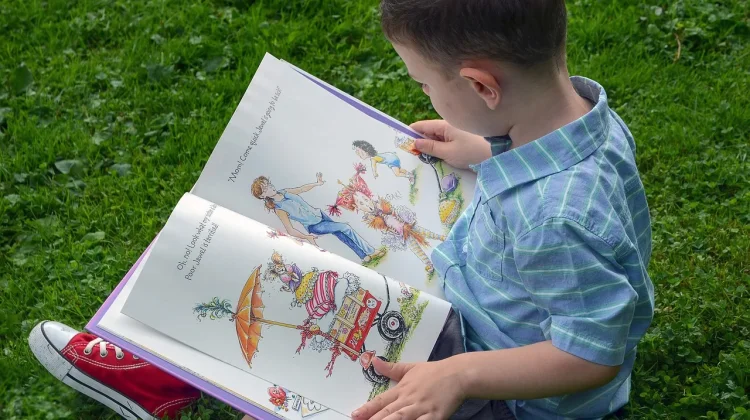Memilih Buku Anak: Biar Tidak Sekadar Dibaca, tapi Berkesan
