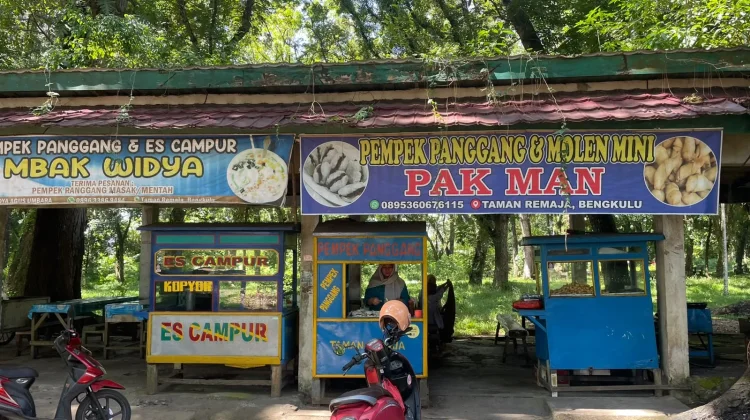 Taman Remaja Terbengkalai, Pendapatan Pedagang di Sekitarnya Menurun