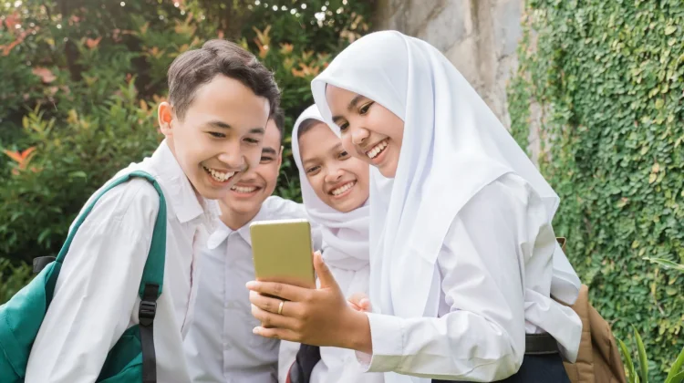 Bukan Dilarang, Ini Aturan Baru Penggunaan Gawai di Sekolah Tahun 2026