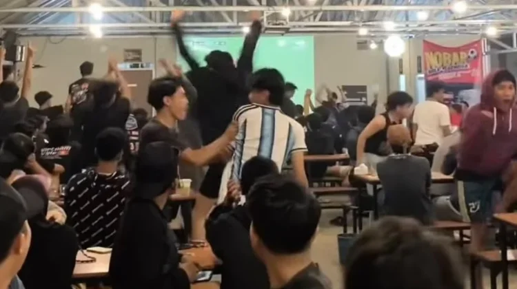 Nobar Semifinal Piala Dunia di Ngopi.id Bengkulu Pecah, Fans Argentina Bersorak