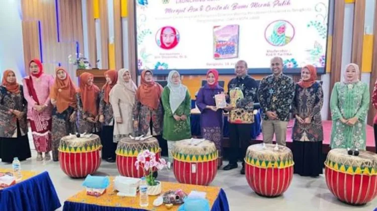Perjuangan Menjadi Ibu Warnai Buku Antologi DWP Universitas Bengkulu