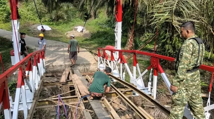 Rehabilitasi Jembatan Gantung Air Sebilo Dipercepat