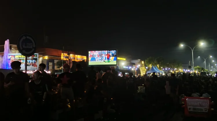 Ribuan Warga Padati Simpang Lima Bengkulu Nobar Final Piala Dunia 2026