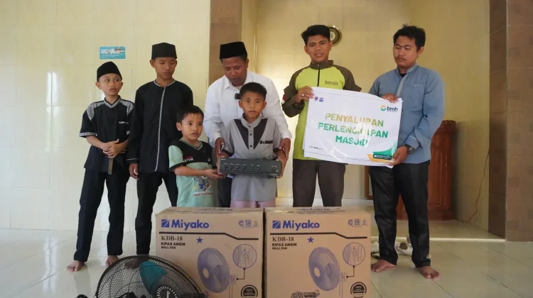 Suara Adzan Kembali Menggema, BMH Bantu Fasilitas Masjid Hidayatullah Seluma