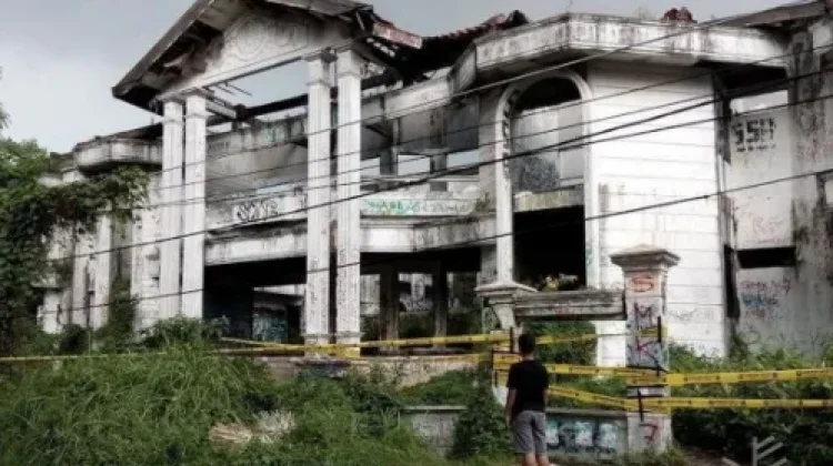 Rumah-Rumah Tua di Indonesia yang Dikenal dengan Kisah Mistis