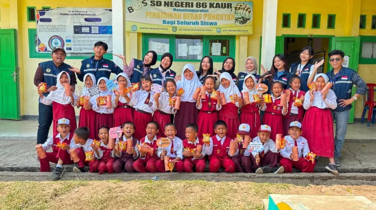Mahasiswa KKN UNIB Edukasi Siswa Kelola Sampah Kreatif sejak Dini