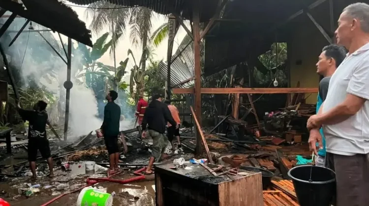 Usaha Meubel di Bengkulu Selatan Terbakar