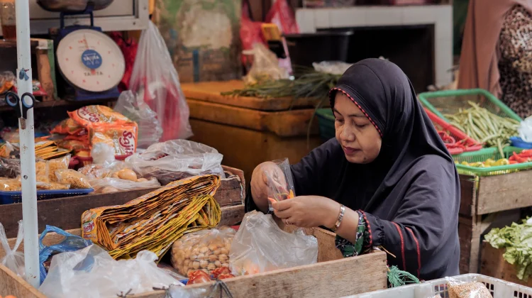 Mengelola Usaha di Pasar Tradisional Perlu Strategi dan Pelayanan yang Baik