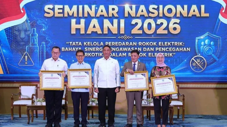 Menkes Ingatkan Bahaya Rokok Elektrik: Tak Lebih Aman dari Rokok Konvensional