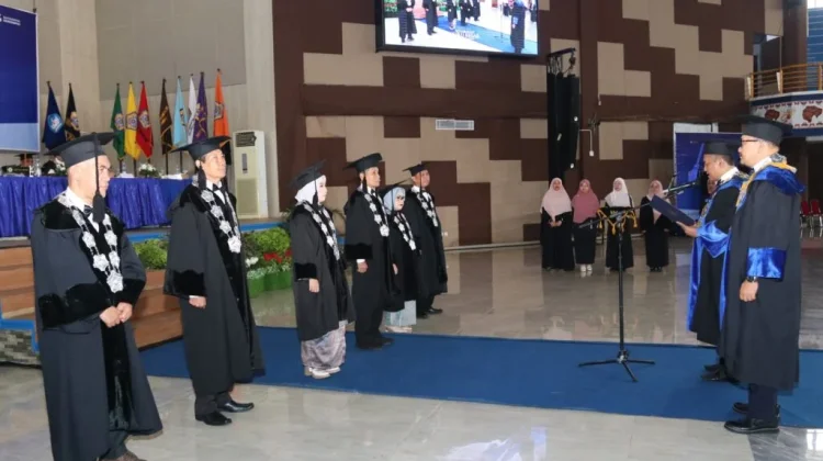 Rektor Unib Kukuhkan Enam Guru Besar Baru