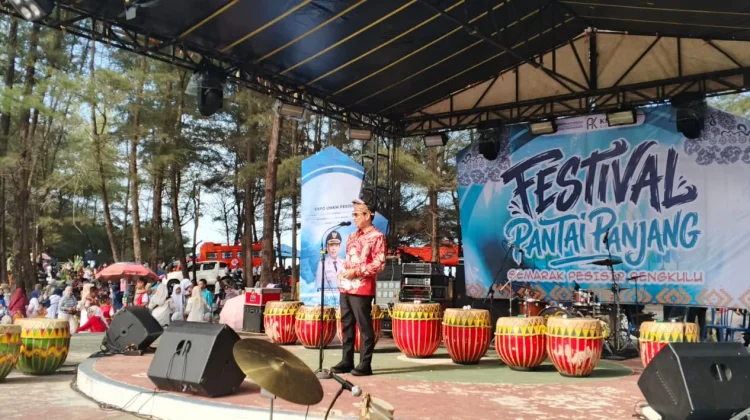 Wali Kota Bengkulu Buka Festival Pantai Panjang 2026