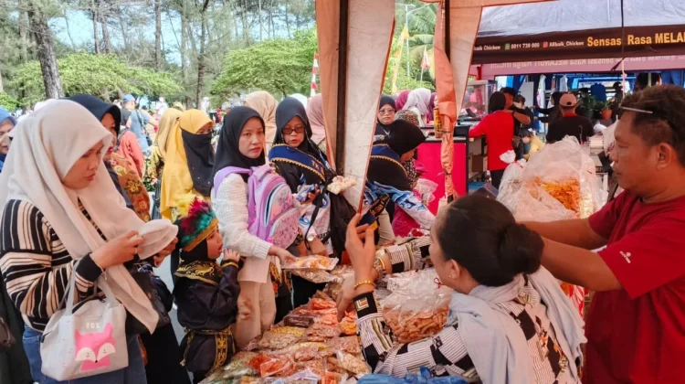 Festival Pantai Panjang Dongkrak Omzet UMKM