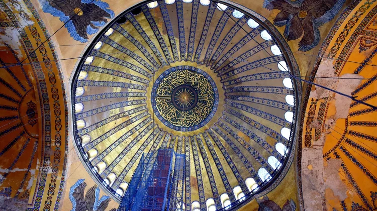 Keajaiban Fisika di Balik Kubah "Melayang" Hagia Sophia