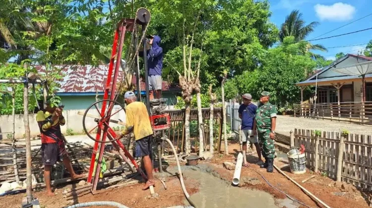 Danramil 408-03/KT  Cek Progres Pembangunan Sumur Bor di  Tanjung Iman