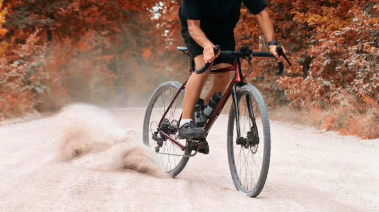 Mengenal Sepeda Gravel, Sahabat Touring dan Bikepacking