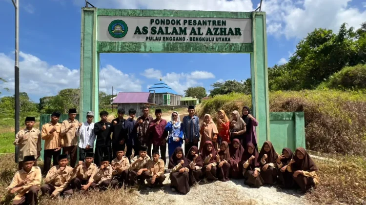 Cerita Ustaz Zaki Bangun Pesantren di Pulau Enggano Demi Masa Depan Anak-anak