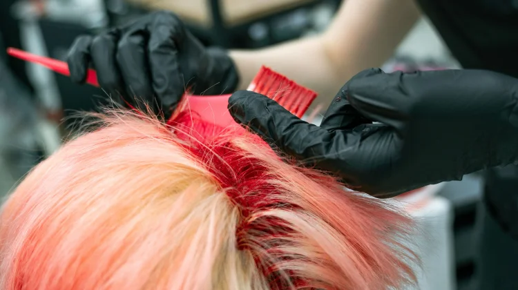 Bolehkah Ibu Hamil Mewarnai Rambut?