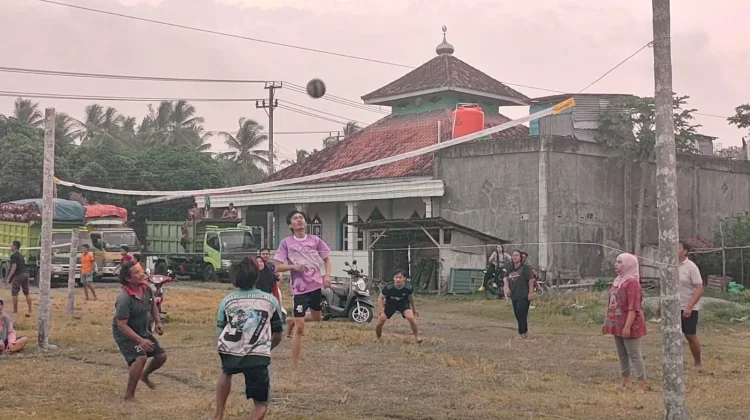 Semarak Sambut HUT RI, Warga Antusias Ikuti Turnamen Voli Antar Desa