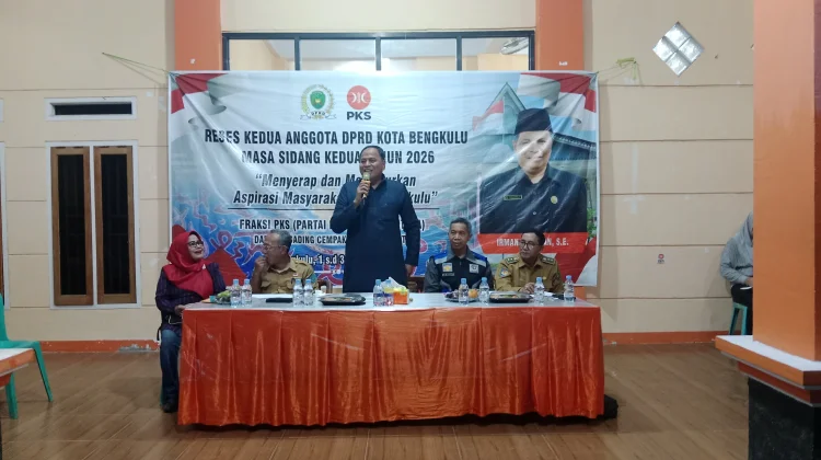 Warga Keluhkan Jalan, Drainase, dan Lampu Jalan Rusak saat Reses Irman Sawiran