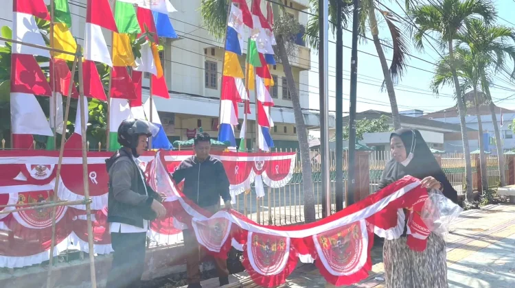 Sebutan Bengkulu Bumi Merah Putih, Penjual Bendera Ramai Pembeli