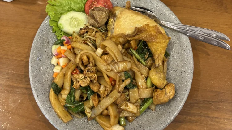 Cara Membuat Kwetiau Goreng Sederhana ala Rumahan