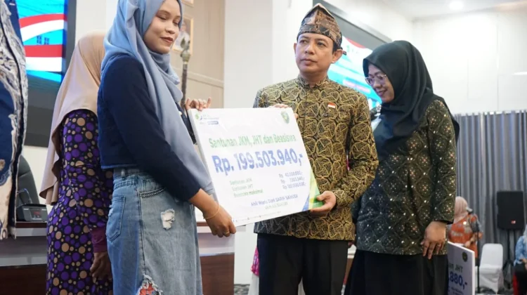 Wali Kota Bengkulu Minta Pelaku Usaha Lindungi Pekerja