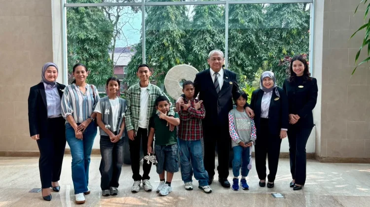 Santika Kenalkan Dunia Perhotelan kepada Anak Asuh SOS
