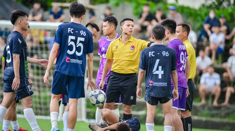 Mengikuti Perkembangan Teknologi VAR dalam Dunia Sepak Bola Modern