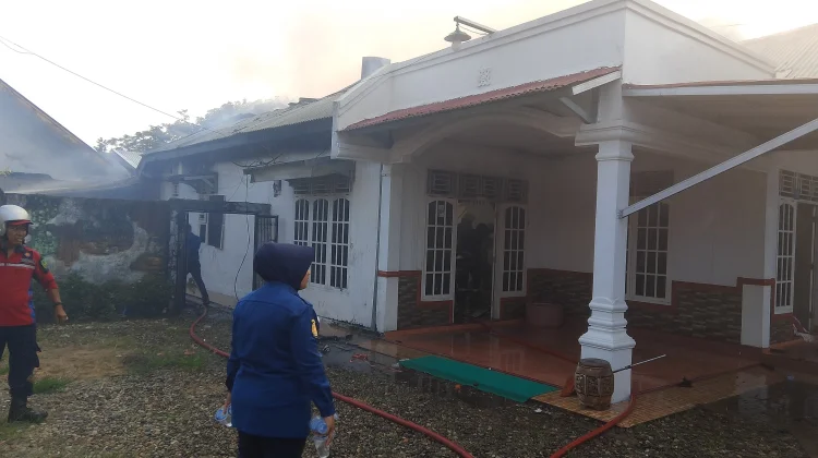 Lupa Matikan Kompor, Satu Rumah Nyaris Terbakar Saat Ditinggal ke Kantor