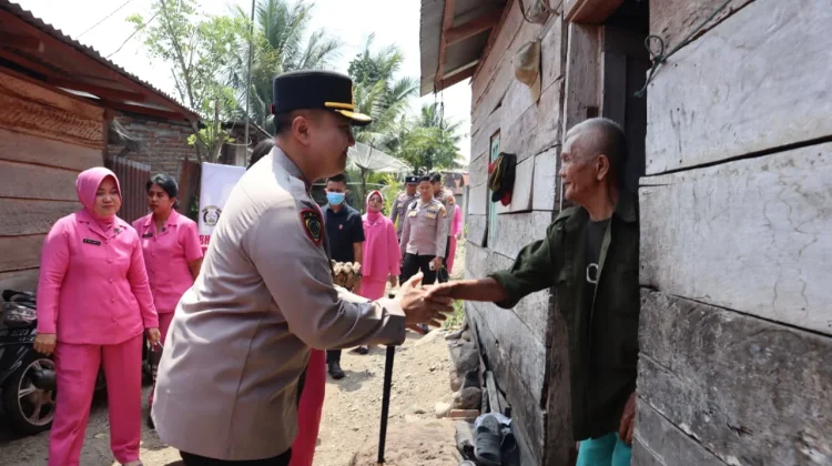 Peringati HKGB ke-74, Bhayangkari Bengkulu Selatan Salurkan Bansos