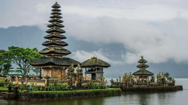 Panduan Wisata Bali: Menjelajahi Pesona Pulau Dewata di Luar Zona Nyaman