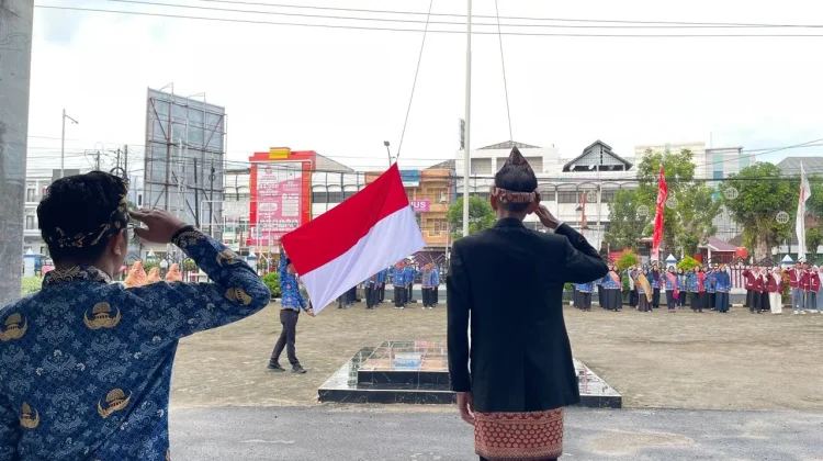Upacara HUT ke-81 RI di LPP RRI Bengkulu, Pegawai Kenakan Atribut Kedaerahan