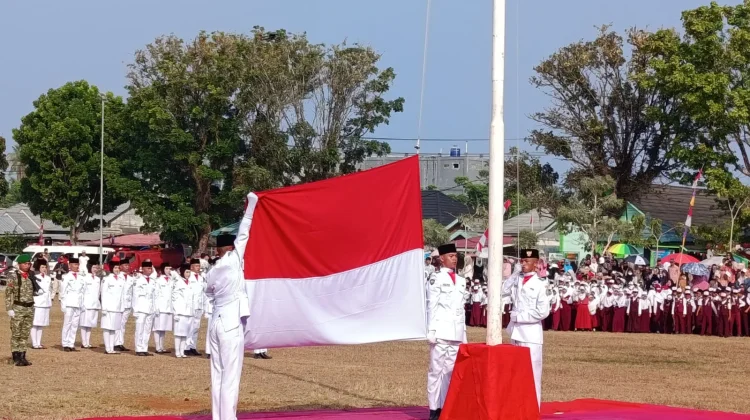 Paskibraka Kaur Sukses Kibarkan Bendera Merah Putih pada HUT ke-81 RI
