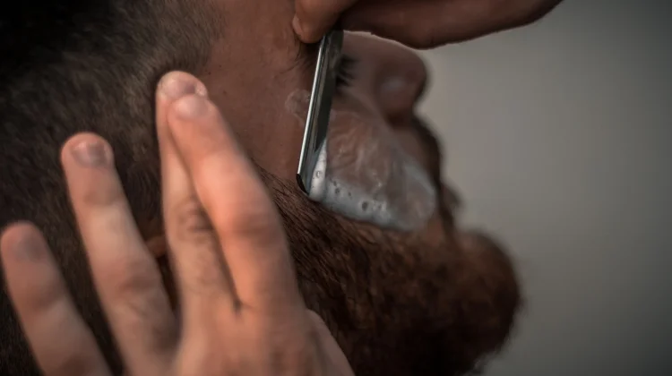 Berapa Kali Sebaiknya Mencukur Jenggot dan Kumis agar Kulit Tidak Iritasi?
