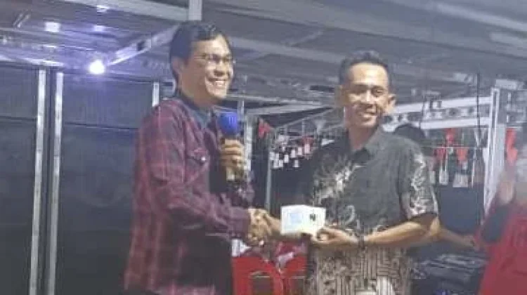 Legislator Rodi Bersama Warga Bajak Rayakan HUT ke 81 Kemerdekaan RI