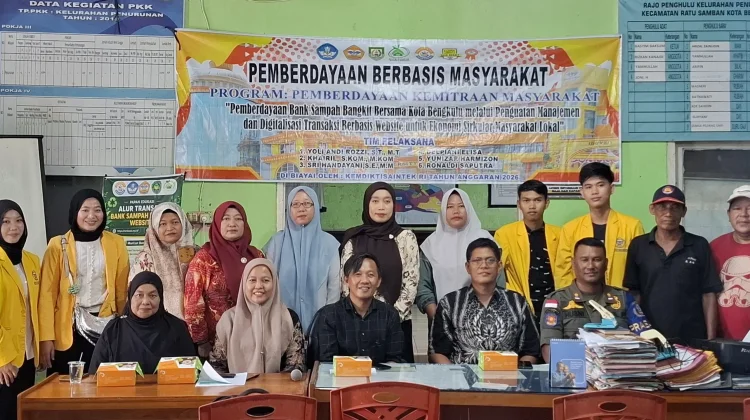 Tim PKM Unived Bengkulu Dorong Digitalisasi Bank Sampah dengan Aplikasi SIMBASA