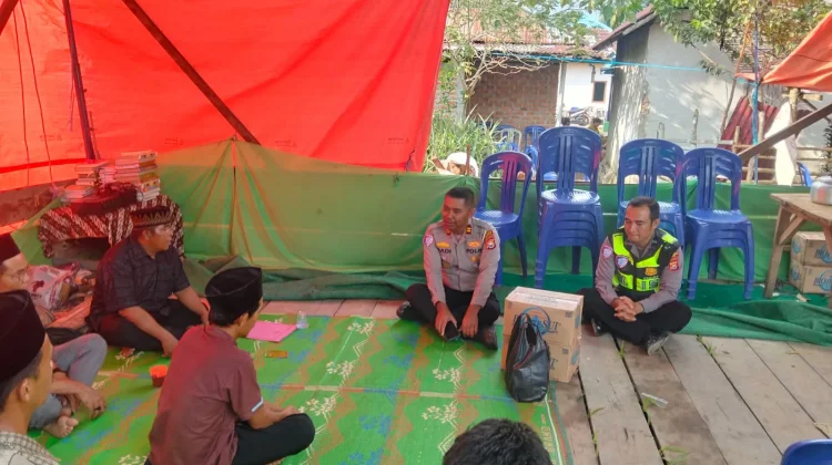 Satlantas Polres Lebong Berbagi Kepedulian dengan Keluarga Korban Kecelakaan