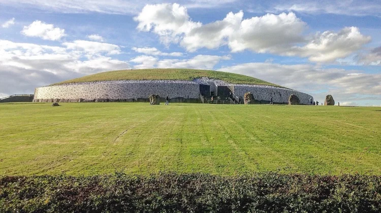Monumen Newgrange, Makam Megalitikum Irlandia yang Lebih Tua dari Piramida Mesir