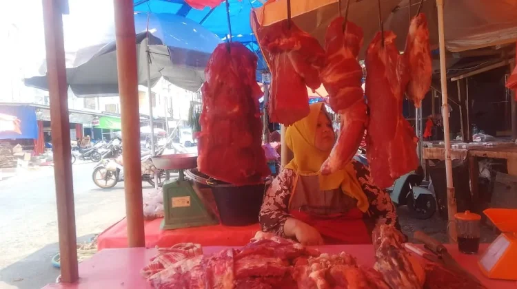 Harga Daging Sapi Tembus Rp160 Ribu, Pembeli Kurangi Belanja