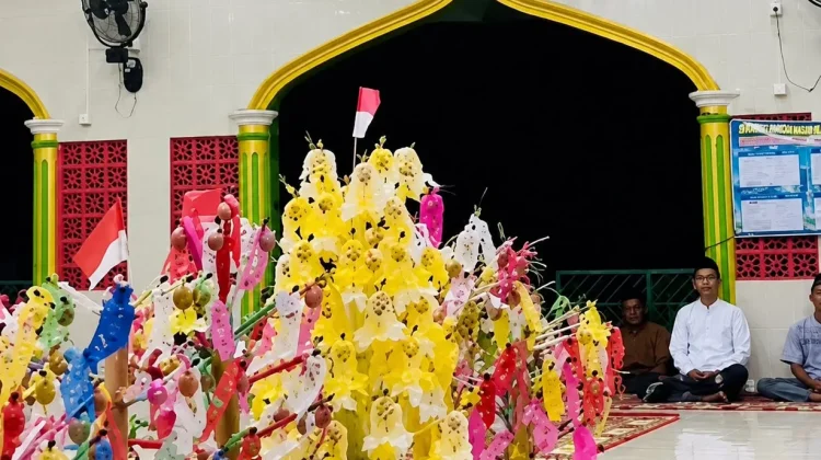 Pohon Telur Warnai Peringatan Maulid Nabi di Bengkulu tengah