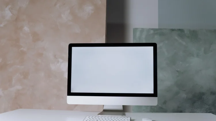 Plus Minus Menggunakan Komputer All-in-One PC