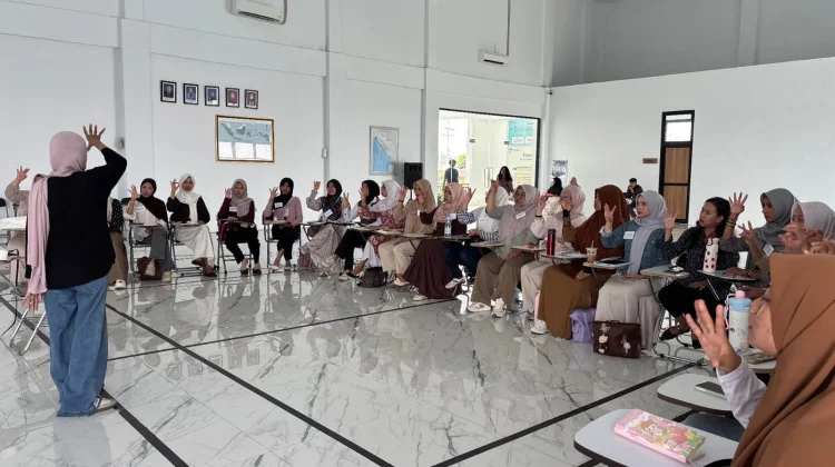 Kolaborasi GERKATIN dan Proyek BARBEL Gelar Kelas BISINDO