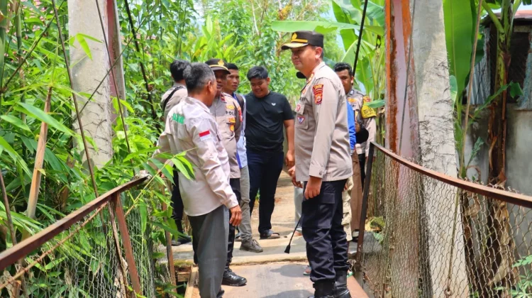 Polres Lebong Bersama Baznas Perbaiki Tujuh Jembatan