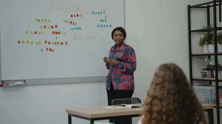 Mengajarkan Bahasa Asing kepada Anak, Kapan Waktu yang Tepat dan Bagaimana Caranya?