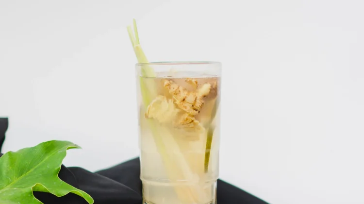 Mengolah Minuman untuk Membantu Menjaga Kebugaran saat Haid