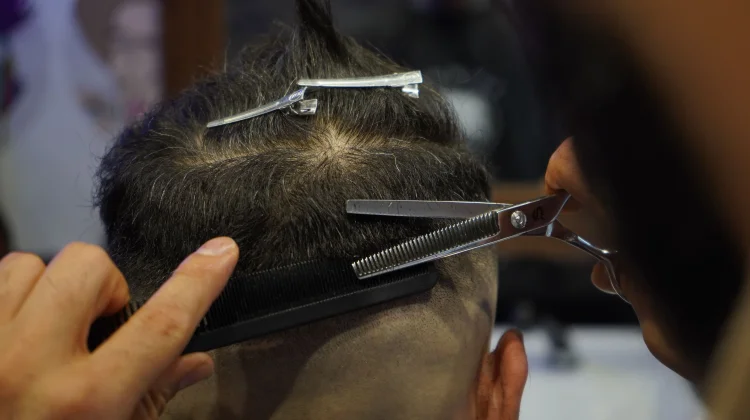 Generated AI Bisa Bantu Pilih Model Potongan Rambut, Seberapa Akurat?