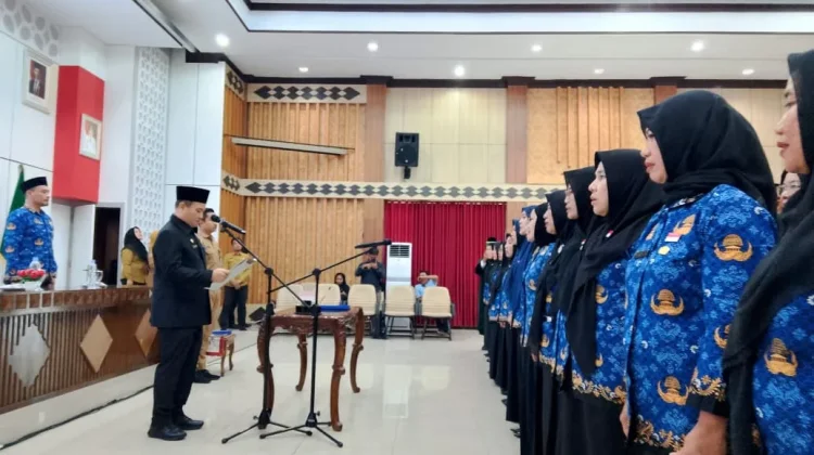 Lantik 52 ASN Pejabat Fungsional, Sekda Tekankan Disiplin
